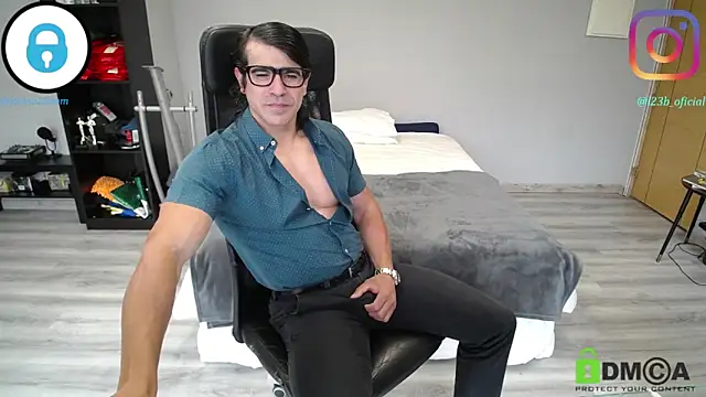 Snapshot of samricci21 chatting on 04.14.26 samricci21 online show from 04.14.26