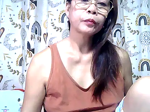 urwife tobe online show from 03.26.26