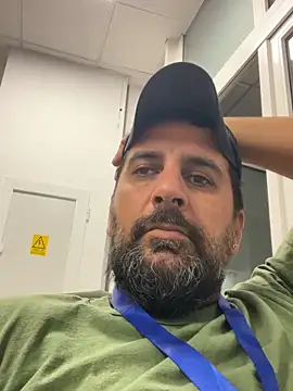 Snapshot of TigerOne19 chatting on 11.10.25 TigerOne19 online show from 11.10.25