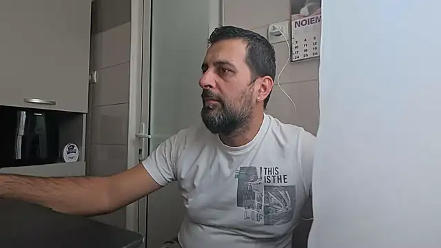 Snapshot of TigerOne19 chatting on 11.12.25 TigerOne19 online show from 11.12.25