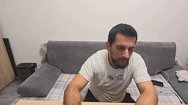 Snapshot of TigerOne19 chatting on 11.17.25 TigerOne19 online show from 11.17.25