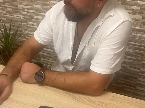 Snapshot of TigerOne19 chatting on 11.20.25 TigerOne19 online show from 11.20.25