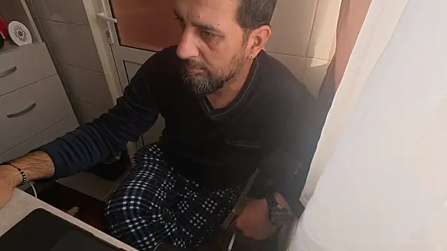 Snapshot of TigerOne19 chatting on 11.21.25 TigerOne19 online show from 11.21.25