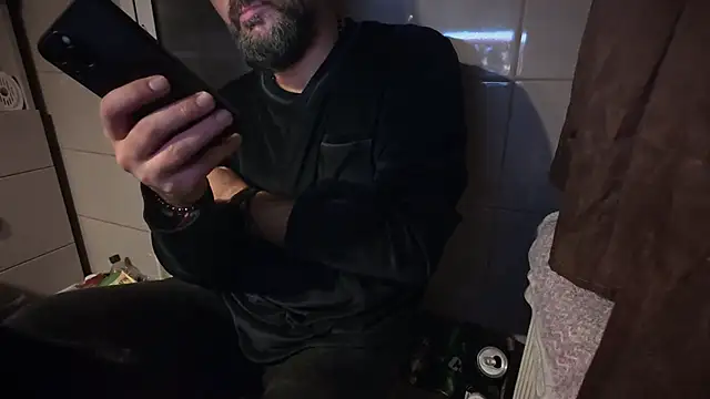 Snapshot of TigerOne19 chatting on 12.03.25 TigerOne19 online show from 12.03.25