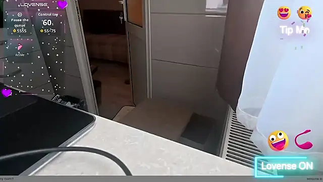 Snapshot of TigerOne19 chatting on 12.05.25 TigerOne19 online show from 12.05.25