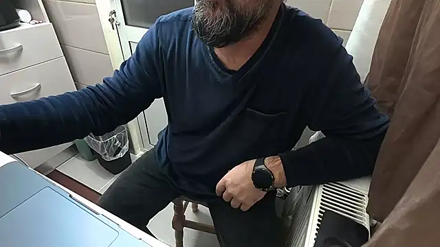 Snapshot of TigerOne19 chatting on 12.13.25 TigerOne19 online show from 12.13.25