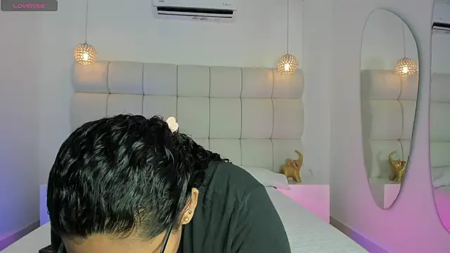 DanielleEvans  online show from 11.22.25