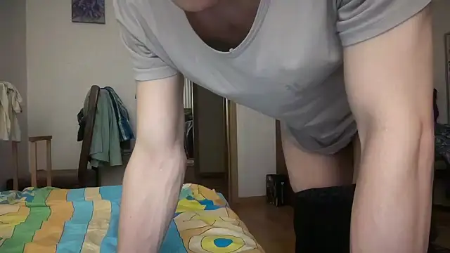 Snapshot of Lamonteik chatting on 11.15.25 Lamonteik online show from 11.15.25