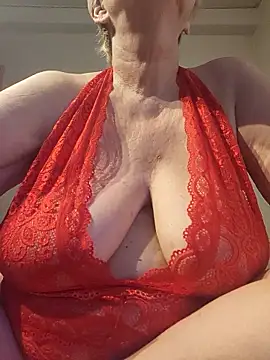 milfchantal4 online show from 04.20.26