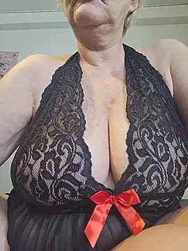 milfchantal4 online show from 05.22.26
