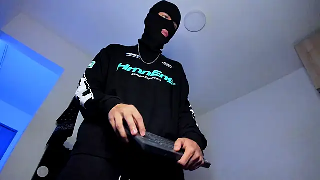 Snapshot of Samuel_Suarez chatting on 11.14.25 Samuel Suarez online show from 11.14.25