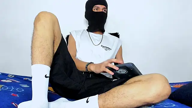 Snapshot of Samuel_Suarez chatting on 11.15.25 Samuel Suarez online show from 11.15.25