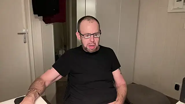 FABIOGLASSES online show from 12.02.25