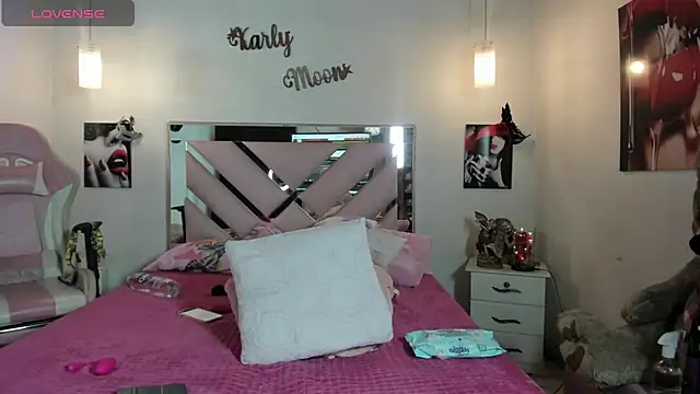 Karly moon online show from 12.03.24