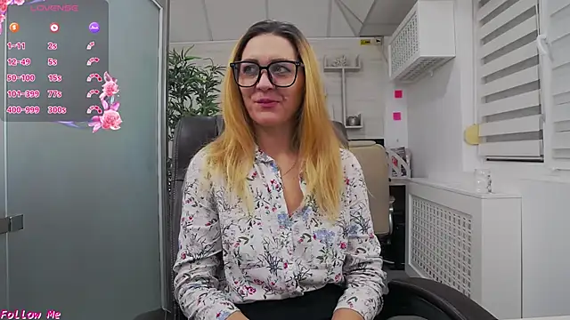 Snapshot of EllaMilf_ chatting on 01.15.26 EllaMilf online show from 01.15.26