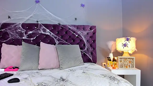 MauraGray online show from 10.29.25