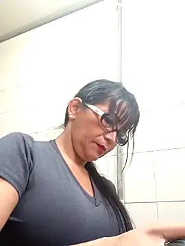 kelly dirty  online show from 02.05.26