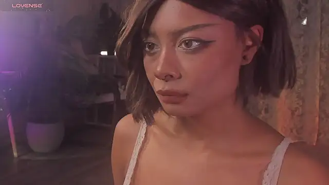 Snapshot of Ana_Peachy_ chatting on 10.30.25 Ana Peachy online show from 10.30.25