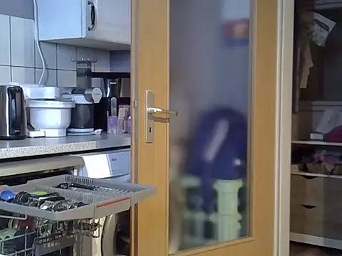 Snapshot of dragon77chelsi chatting on 11.30.25 dragon77chelsi online show from 11.30.25