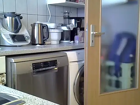 Snapshot of dragon77chelsi chatting on 12.01.25 dragon77chelsi online show from 12.01.25