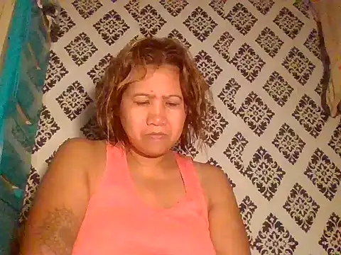 Snapshot of sweet_smile4u chatting on 10.29.25 sweet smile4u online show from 10.29.25