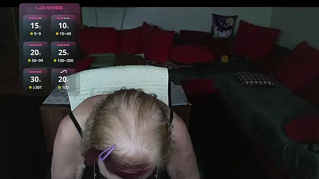 HeisseomaOriginal online show from 11.18.25