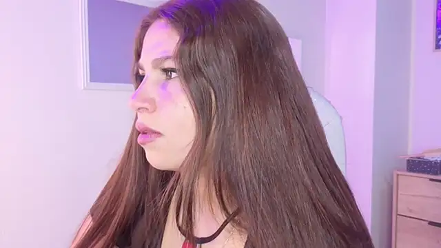 bluee hazell online show from 11.04.25