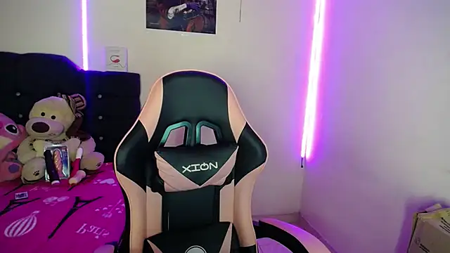 yuliana 19 online show from 10.22.25