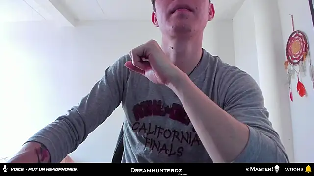 Snapshot of Headhunterdz chatting on 10.21.25 Headhunterdz online show from 10.21.25