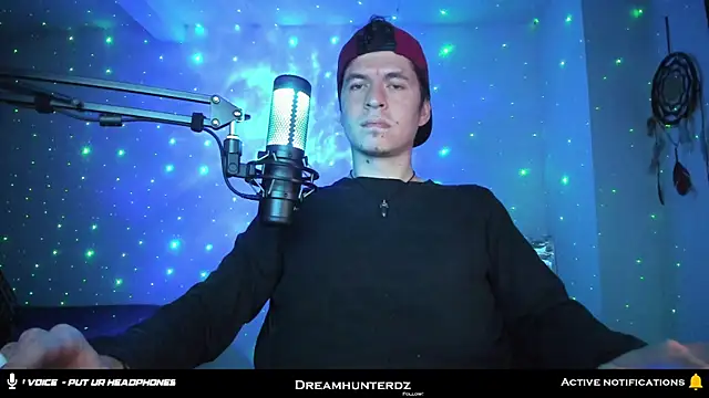 Snapshot of Headhunterdz chatting on 11.22.25 Headhunterdz online show from 11.22.25