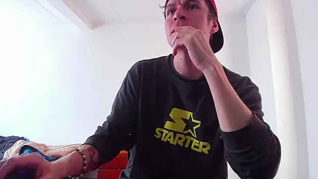 Snapshot of Headhunterdz chatting on 04.03.26 Headhunterdz online show from 04.03.26