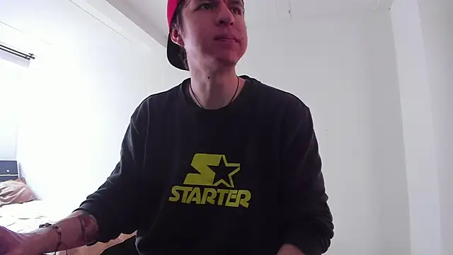 Snapshot of Headhunterdz chatting on 04.08.26 Headhunterdz online show from 04.08.26