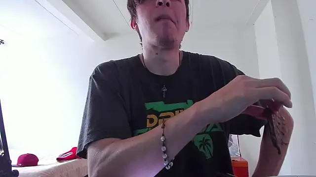 Snapshot of Headhunterdz chatting on 04.10.26 Headhunterdz online show from 04.10.26