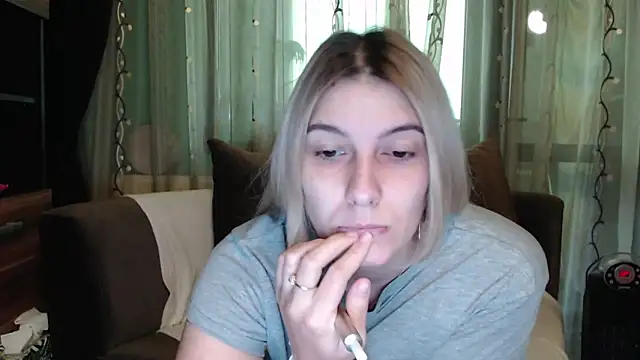 lovingfeetheels online show from 10.11.25