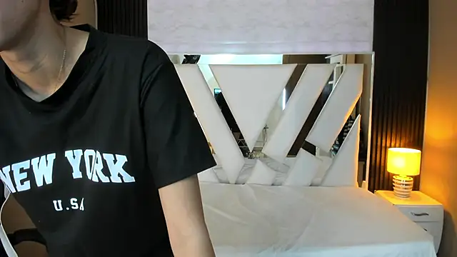 Linda4Petite online show from 12.17.25