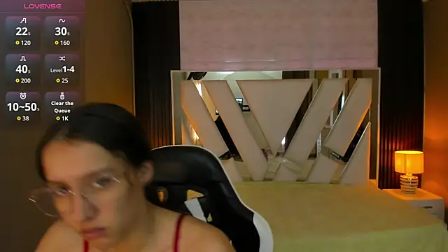 Linda4Petite online show from 03.27.26