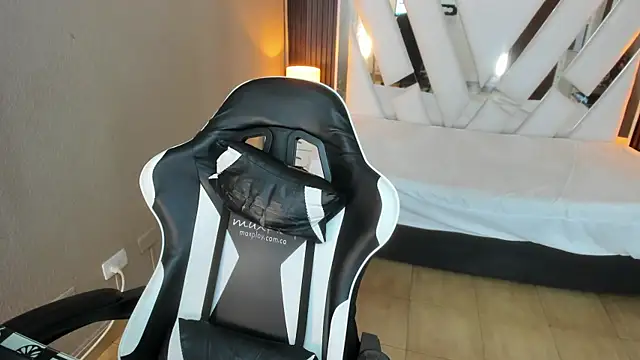 Linda4Petite online show from 04.21.26