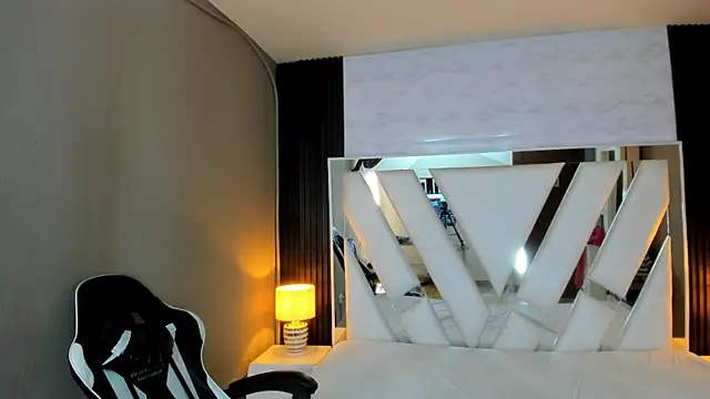 Linda4Petite online show from 05.18.26