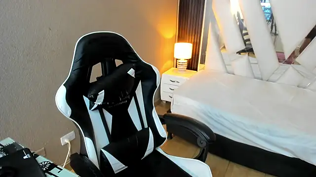 Linda4Petite online show from 05.29.26