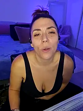 Ellie-L-Elizabeth online show from 11.06.25