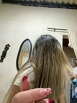 lunablossom  online show from 03.17.25