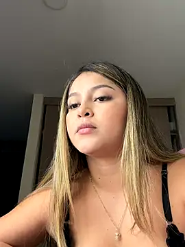 lunablossom  online show from 09.16.25