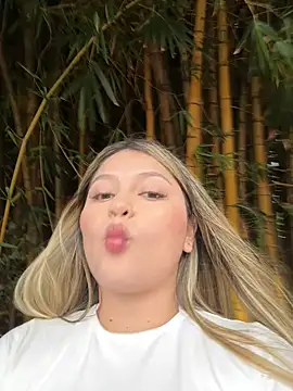 lunablossom  online show from 09.16.25