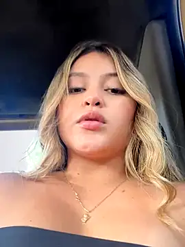 lunablossom  online show from 09.21.25