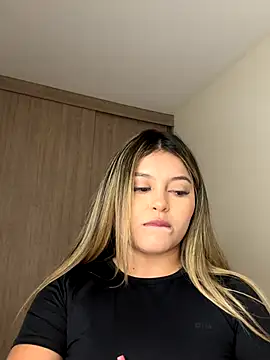 lunablossom  online show from 09.23.25