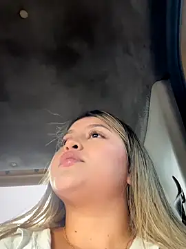 lunablossom  online show from 09.27.25