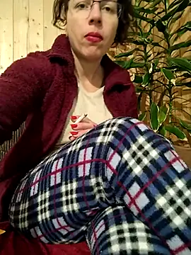 Snapshot of SquirtyMellissaLabia chatting on 12.16.25 SquirtyMellissaLabia online show from 12.16.25