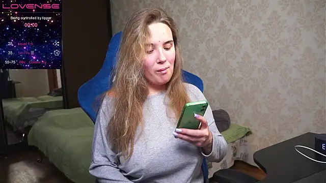 Snapshot of Sandra_SW_ chatting on 03.22.25 Sandra SW online show from 03.22.25