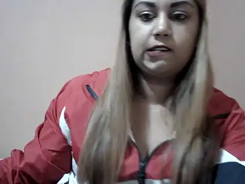 Snapshot of bellachow10 chatting on 12.13.25 bellachow10 online show from 12.13.25