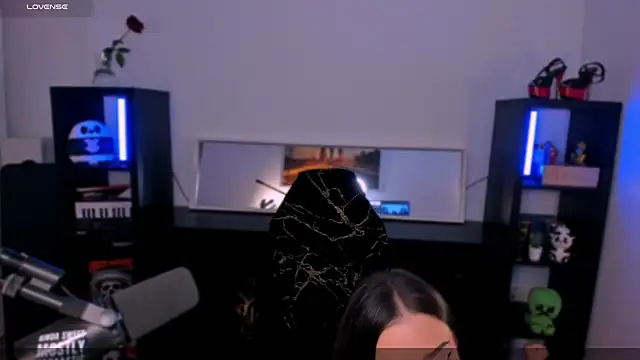 SofiRusselle online show from 01.12.26